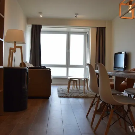 Lucia, 8ste Verdieping Апартаменты *